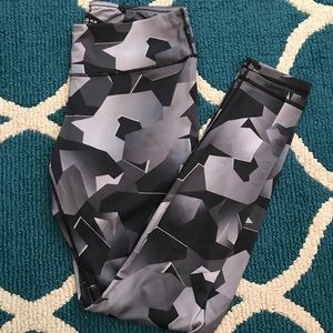 Geometric Black and Grey Reebok Leggings